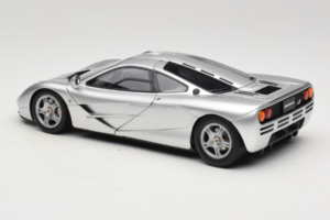 McLaren F1 Сребрист LCD 1:18 LCD18014-SI Метал — снимка 7 от 8