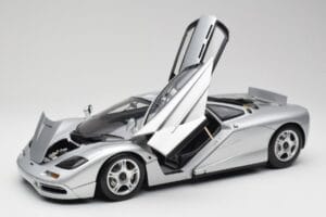 McLaren F1 Сребрист Minichamps 1:12 530133129 Метал — снимка 2 от 8