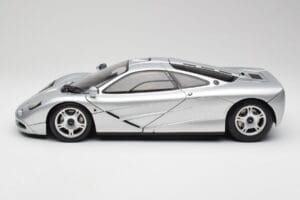 McLaren F1 Сребрист Minichamps 1:12 530133129 Метал — снимка 4 от 8