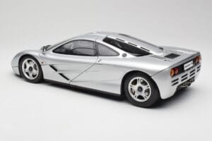 McLaren F1 Сребрист Minichamps 1:12 530133129 Метал — снимка 7 от 8