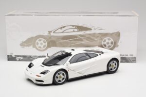 McLaren F1 Бял Minichamps 1:18 530133424 Метал — снимка 8 от 8