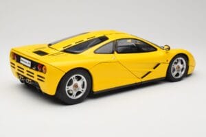 McLaren F1 Жълт Minichamps 1:12 530133121 Метал — снимка 3 от 9