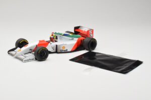 McLaren MP4/8 Ford #8 A. Senna Winner Australian GP 1993 Minichamps 1:18 540933838 Метал — снимка 3 от 7