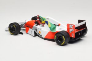 McLaren MP4/8 Ford #8 A. Senna Winner European GP Donington 1993 Minichamps 1:18 540931848 Метал — снимка 5 от 6