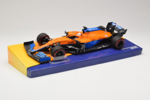 McLaren MCL35M Mercedes #3 D. Ricciardo McLaren F1 Team Bahrain Grand Prix 2021 Minichamps 1:18 533211803 Смола — снимка 2 от 7