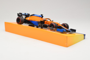 McLaren MCL35M Mercedes #3 D. Ricciardo McLaren F1 Team Bahrain Grand Prix 2021 Minichamps 1:18 533211803 Смола — снимка 4 от 7