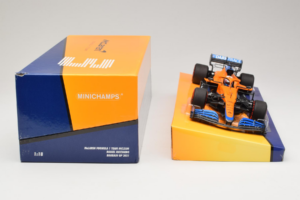 McLaren MCL35M Mercedes #3 D. Ricciardo McLaren F1 Team Bahrain Grand Prix 2021 Minichamps 1:18 533211803 Смола — снимка 6 от 7