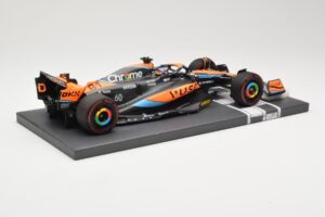 McLaren MCL60 #81 O. Piastri F1 2023 Minichamps 1:18 537231881 Метал — снимка 3 от 6