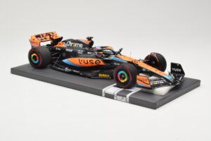 McLaren MCL60 #81 O. Piastri F1 2023 Minichamps 1:18 537231881 Метал — снимка 4 от 6
