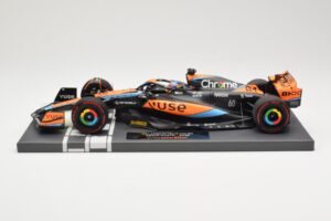 McLaren MCL60 #81 O. Piastri F1 2023 Minichamps 1:18 537231881 Метал