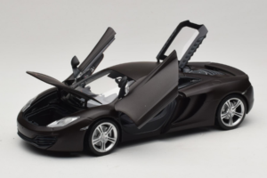 McLaren MP4-12C Matt Black Minichamps 1:18 110133021 Метал — снимка 2 от 8
