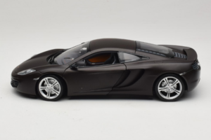 McLaren MP4-12C Matt Black Minichamps 1:18 110133021 Метал — снимка 4 от 8
