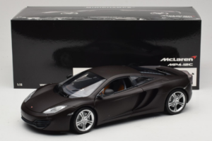 McLaren MP4-12C Matt Black Minichamps 1:18 110133021 Метал — снимка 8 от 8