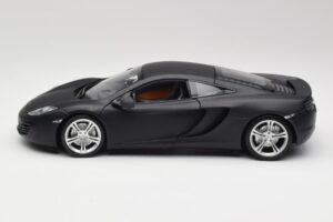 McLaren MP4-12C Matt Satellite Сив Minichamps 1:18 110133024 Метал — снимка 4 от 8