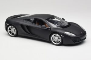McLaren MP4-12C Matt Satellite Сив Minichamps 1:18 110133024 Метал — снимка 6 от 8