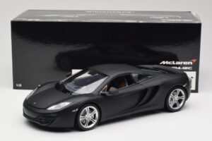 McLaren MP4-12C Matt Satellite Сив Minichamps 1:18 110133024 Метал — снимка 8 от 8