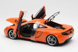 McLaren MP4-12C Оранжев AUTOart 1:18 76006 Метал — снимка 5 от 8