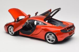McLaren MP4-12C Orange Metallic Minichamps 1:18 110133020 Метал — снимка 5 от 8