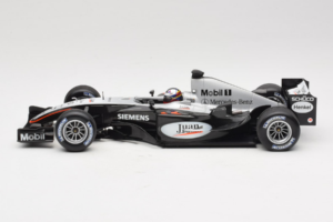 McLaren MP4-19 Mercedes J.P. Montoya Test Car 2005 Minichamps 1:18 533051880 Метал — снимка 3 от 7