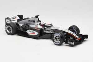 McLaren MP4-19 Mercedes J.P. Montoya Test Car 2005 Minichamps 1:18 533051880 Метал — снимка 4 от 7