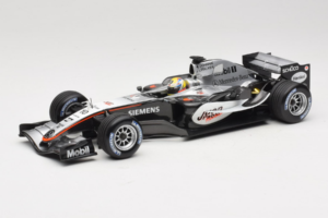 McLaren MP4-20 Mercedes #10 J.P. Montoya F1 2005 Minichamps 1:18 B66962338 Метал