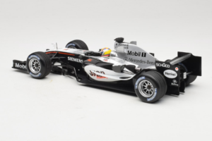 McLaren MP4-20 Mercedes #10 J.P. Montoya F1 2005 Minichamps 1:18 B66962338 Метал — снимка 5 от 6