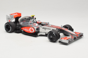 McLaren MP4-24 Mercedes #2 H. Kovalainen F1 2009 Dealer Edition Minichamps 1:18 B66960041 Метал — снимка 4 от 7