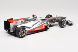 McLaren MP4-25 Mercedes #1 J. Button Vodafone McLaren Showcar F1 2010 Minichamps 1:18 530101801 Метал — снимка 2 от 7