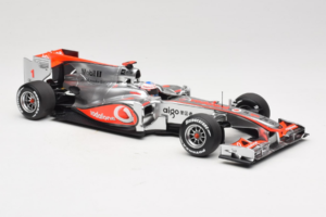 McLaren MP4-25 Mercedes #1 J. Button Vodafone McLaren Showcar F1 2010 Minichamps 1:18 530101801 Метал — снимка 4 от 7