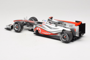 McLaren MP4-25 Mercedes #1 J. Button Vodafone McLaren Showcar F1 2010 Minichamps 1:18 530101801 Метал — снимка 5 от 7