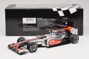 McLaren MP4-25 Mercedes #1 J. Button Vodafone McLaren Showcar F1 2010 Minichamps 1:18 530101801 Метал — снимка 6 от 7