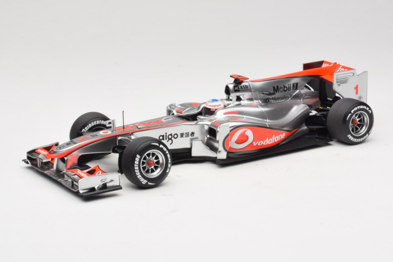 McLaren MP4-25 Mercedes #1 J. Button Vodafone McLaren Showcar F1 2010 Minichamps 1:18 530101801 Метал