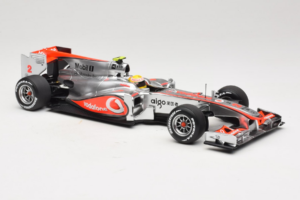 McLaren MP4-25 Mercedes #2 L. Hamilton Vodafone McLaren F1 2010 Minichamps 1:18 530101802 Метал — снимка 4 от 7