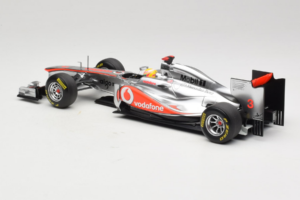 McLaren MP4-26 Mercedes #3 L. Hamilton Vodafone McLaren F1 2011 Minichamps 1:18 530111803 Метал — снимка 5 от 7