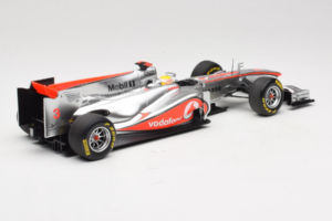 McLaren MP4-26 Mercedes #3 L. Hamilton Vodafone McLaren Showcar F1 2011 Minichamps 1:18 530111873 Метал — снимка 2 от 7