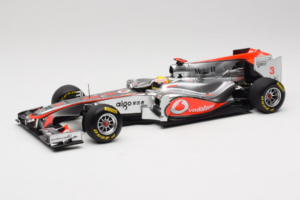 McLaren MP4-26 Mercedes #3 L. Hamilton Vodafone McLaren Showcar F1 2011 Minichamps 1:18 530111873 Метал