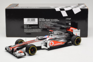 McLaren MP4-27 Mercedes #3 J. Button Vodafone McLaren Showcar F1 2012 Minichamps 1:18 530121873 Метал — снимка 6 от 7