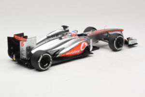 McLaren MP4-28 Mercedes #5 J. Button Vodafone McLaren F1 2013 Minichamps 1:18 530131805 Метал — снимка 2 от 7