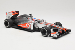 McLaren MP4-28 Mercedes #5 J. Button Vodafone McLaren F1 2013 Minichamps 1:18 530131805 Метал — снимка 4 от 7