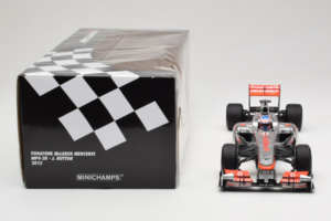 McLaren MP4-28 Mercedes #5 J. Button Vodafone McLaren F1 2013 Minichamps 1:18 530131805 Метал — снимка 7 от 7