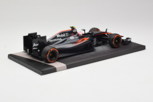 McLaren MP4-30 Honda #22 J. Button McLaren Honda F1 Team Spanish Grand Prix 2015 Minichamps 1:18 537151122 Метал — снимка 3 от 7