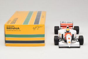 McLaren MP4/8 Ford #8 A. Senna Marlboro McLaren 1993 Minichamps 1:18 540931808 Метал — снимка 6 от 7