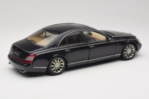 Maybach 57S Черен AUTOart 1:18 76156 Метал — снимка 3 от 7
