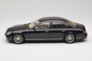 Maybach 57S Черен AUTOart 1:18 76156 Метал — снимка 4 от 7