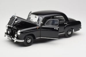 Mercedes 180 W120 Ponton Черен Revell 1:18 08973 Метал — снимка 2 от 8