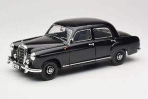 Mercedes 180 W120 Ponton Черен Revell 1:18 08973 Метал