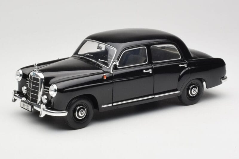 Mercedes 180 W120 Ponton Черен Revell 1:18 08973 Метал