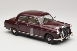 Mercedes 180 Ponton Тъмночервен Revell 1:18 08876 Метал — снимка 4 от 6