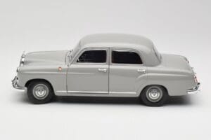 Mercedes 180 W120 Ponton Graphite Grey Revell 1:18 08974 Метал — снимка 4 от 8