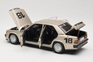 Mercedes 190E 2.3-16 W201 #1 N. Lauda Race of Champions Nurburgring 1984 AUTOart 1:18 88431 Метал — снимка 5 от 8